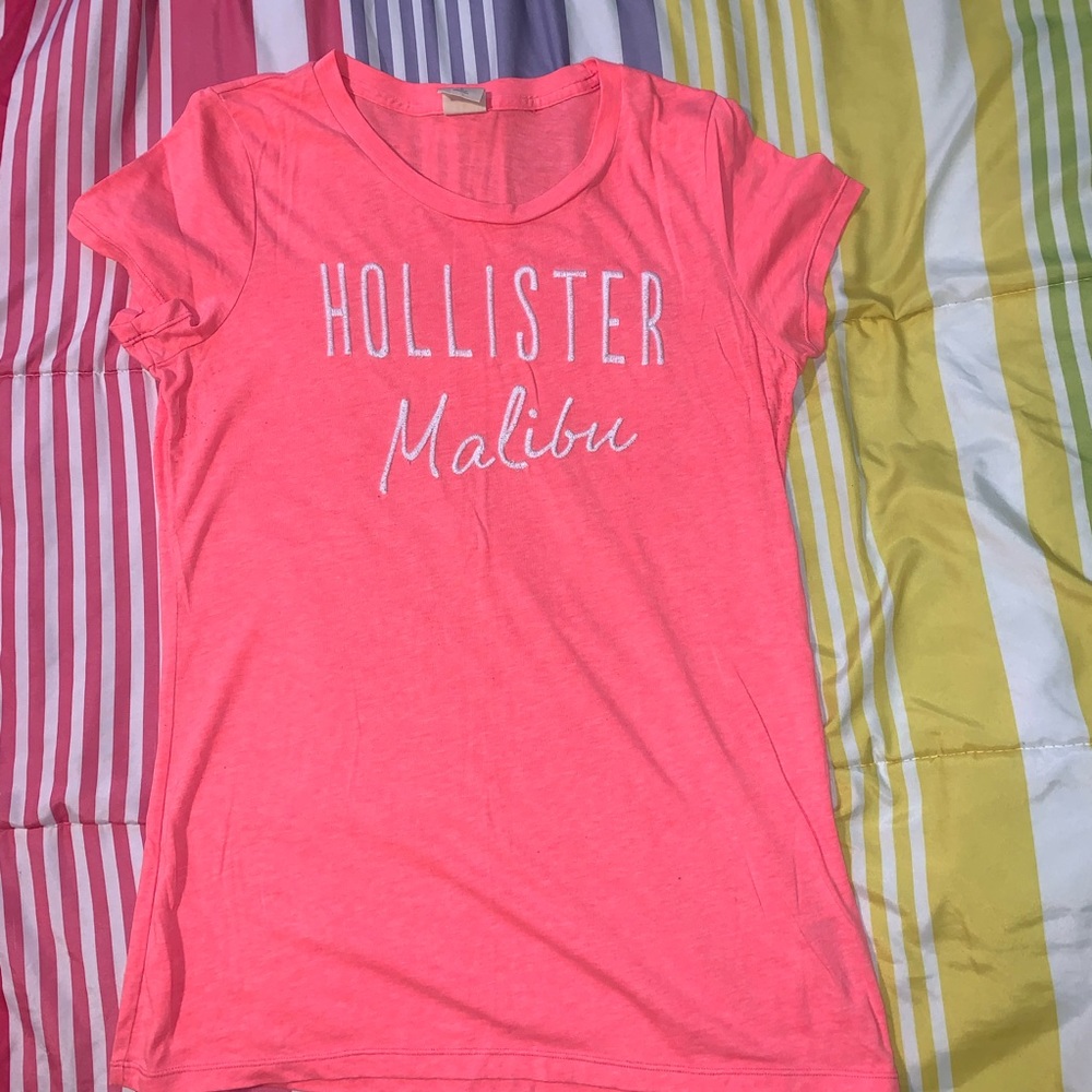 Hollister Malibu t- shirt 🌸